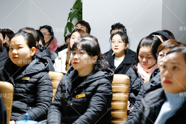 理发店怎么装修设计